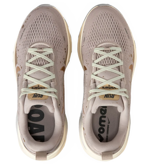 Nike Vomero 18 SE – Beige & Gold Running Shoes