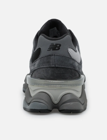 Black Chunky Sneakers with Contrast NY Logo