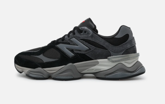 Black Chunky Sneakers with Contrast NY Logo